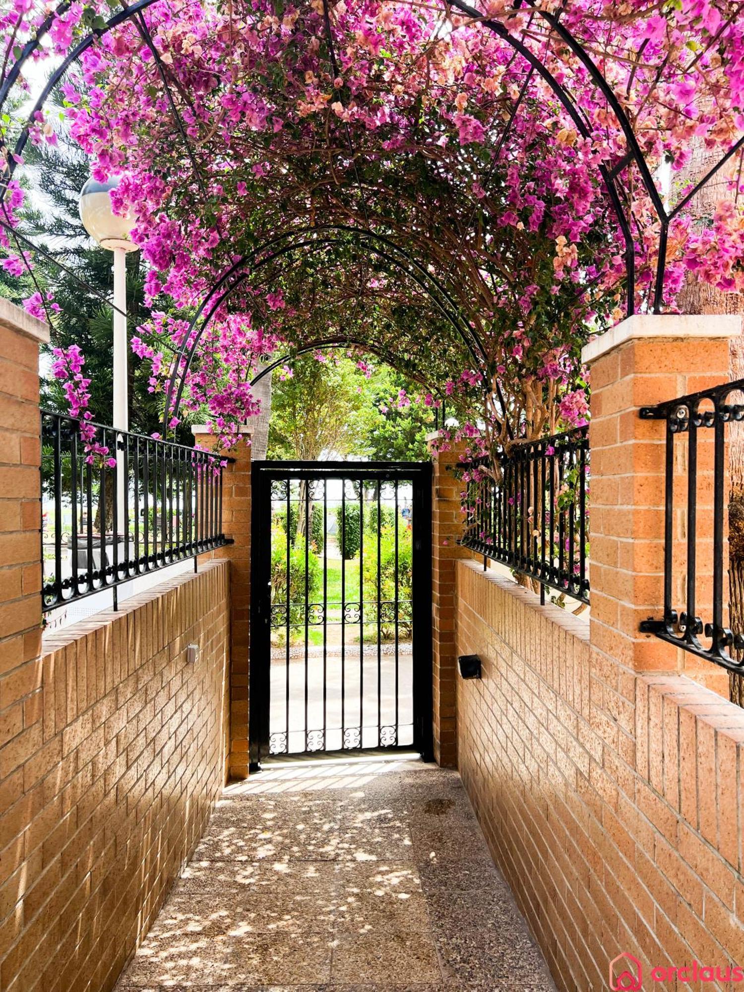 Modern In Front Of The Mediterranean Apartment